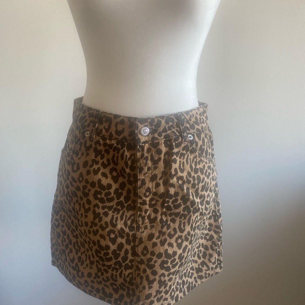 Top shop size 6 animal print skirt (denim)